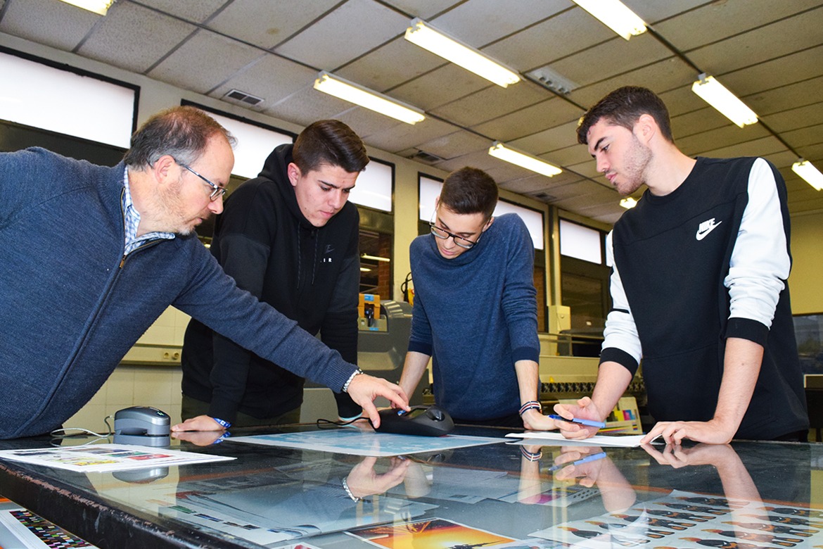 alumnos-artes-graficas